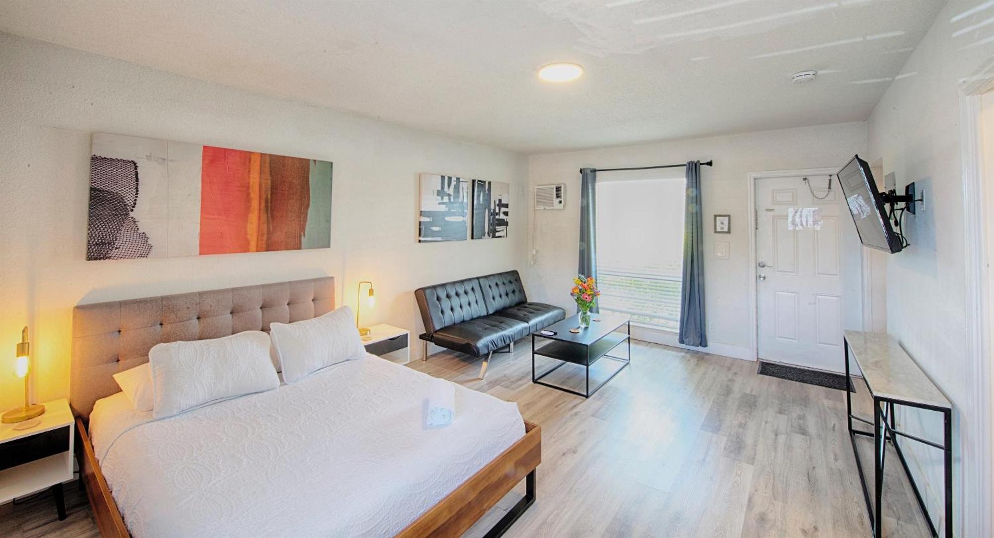 Pier Walk On Deerfield Beach Island Room photo